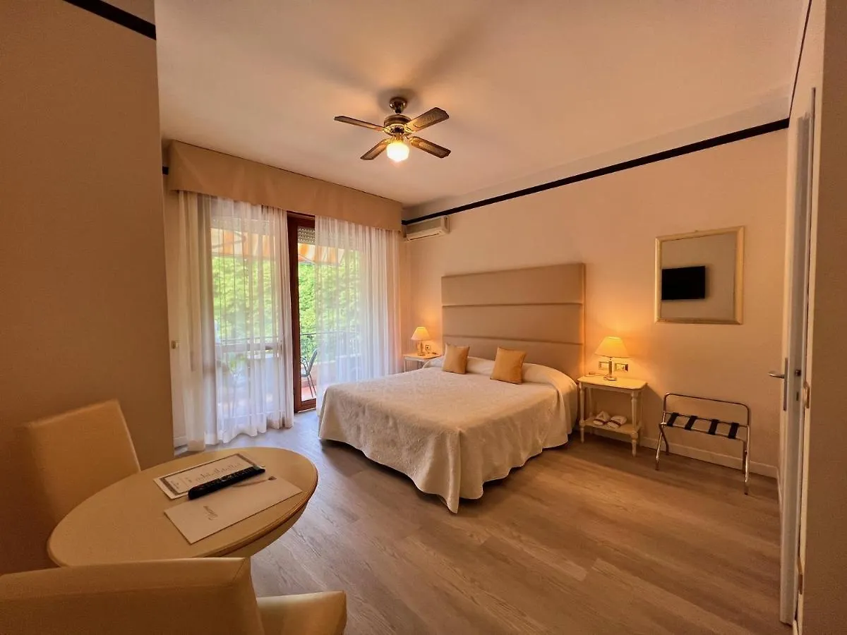 Hotel Conca D'Oro Salò 3*,