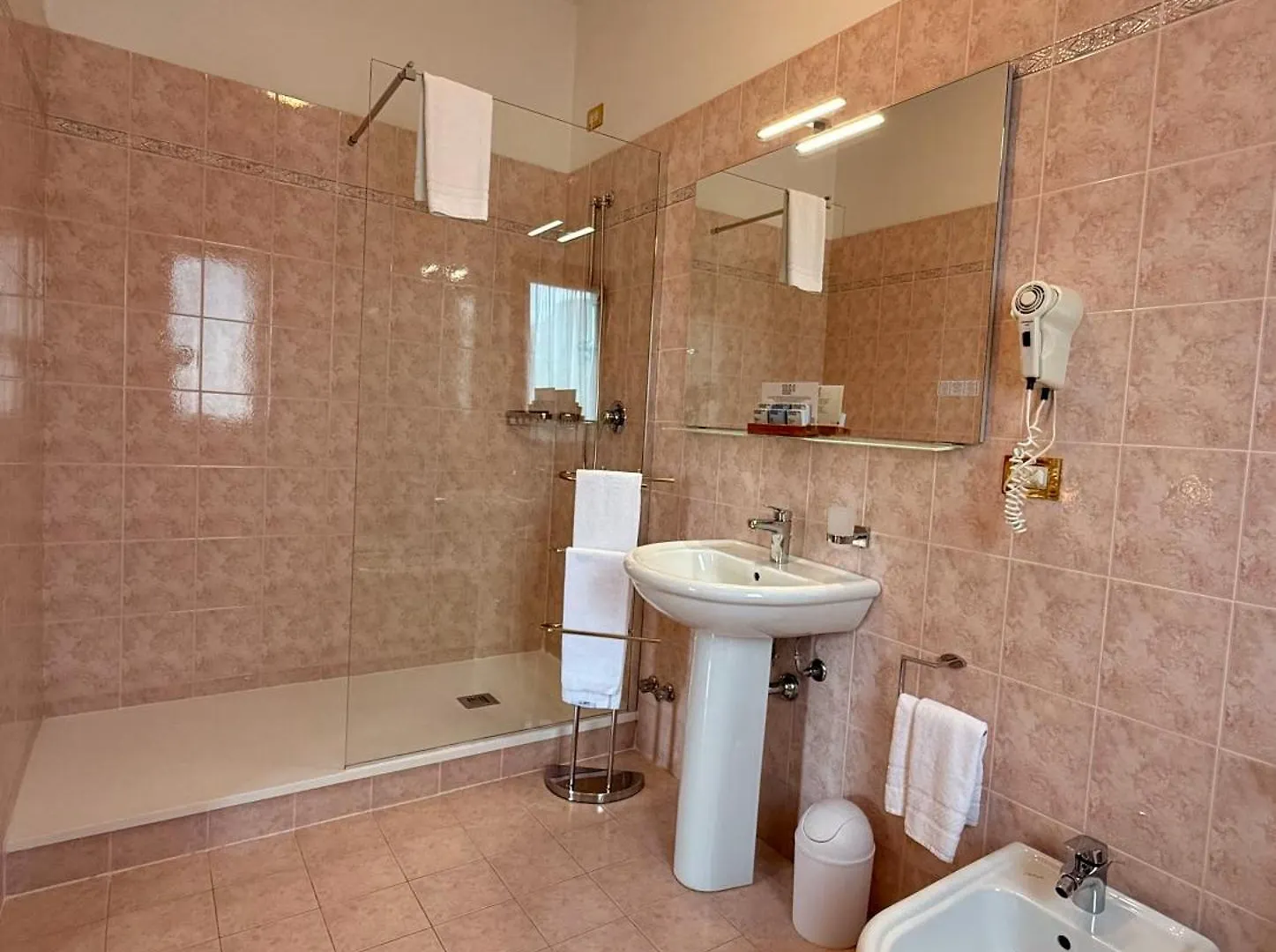 ***  Hotel Conca D'Oro Salò İtalya